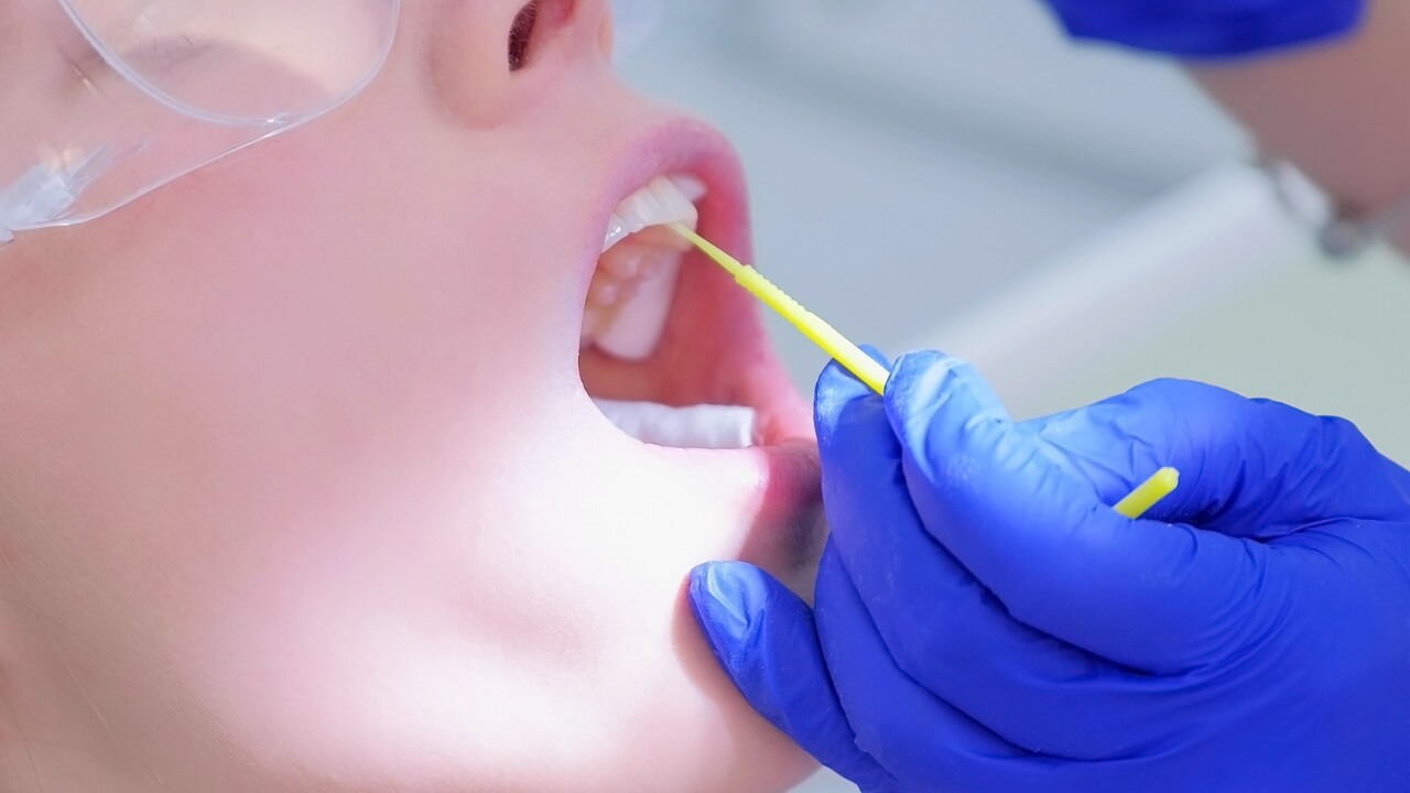 Gesunde Kinderzähne mit Prophylaxe für Kinder und Jugendliche